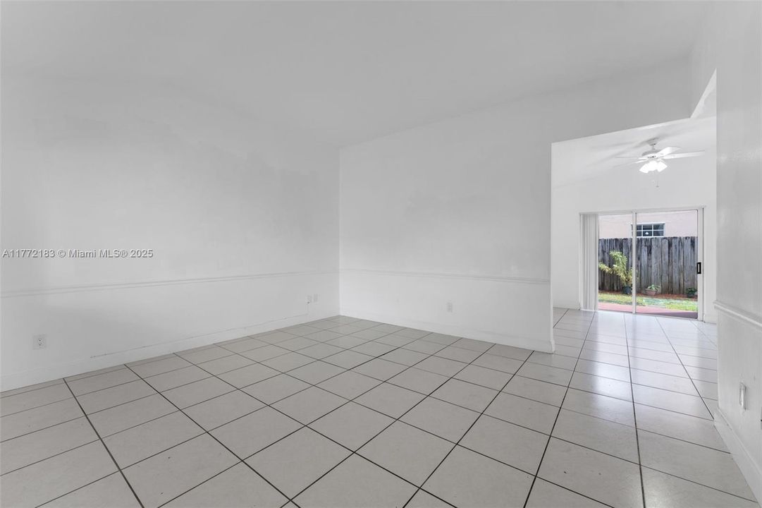 Recently Sold: $499,000 (3 beds, 2 baths, 1023 Square Feet)