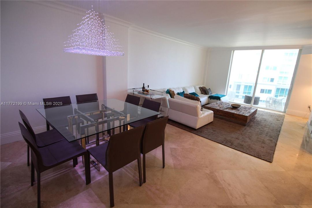 На продажу: $1,125,000 (2 спален, 2 ванн, 1056 Квадратных фут)