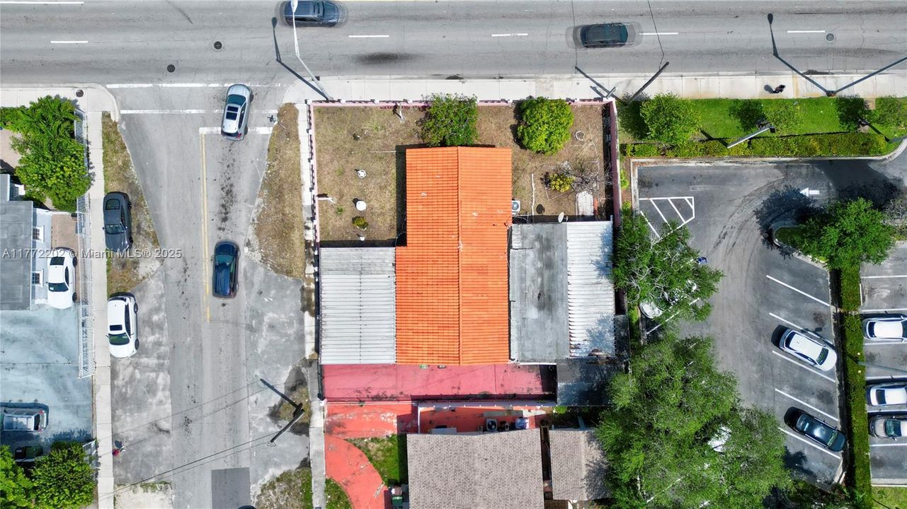 Activo con contrato: $610,000 (4 camas, 2 baños, 1731 Pies cuadrados)