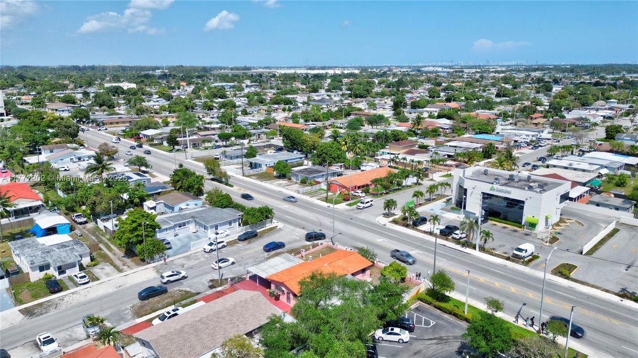 Activo con contrato: $610,000 (4 camas, 2 baños, 1731 Pies cuadrados)