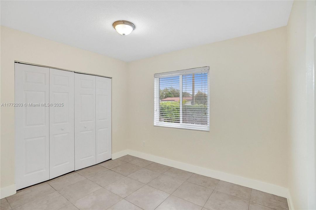 Recently Sold: $600,000 (3 beds, 1 baths, 960 Square Feet)