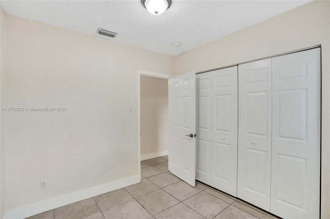 Recently Sold: $600,000 (3 beds, 1 baths, 960 Square Feet)