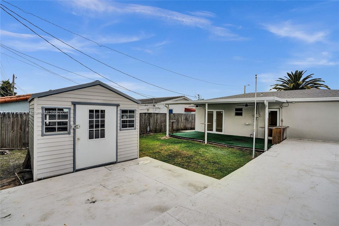 Recently Sold: $600,000 (3 beds, 1 baths, 960 Square Feet)