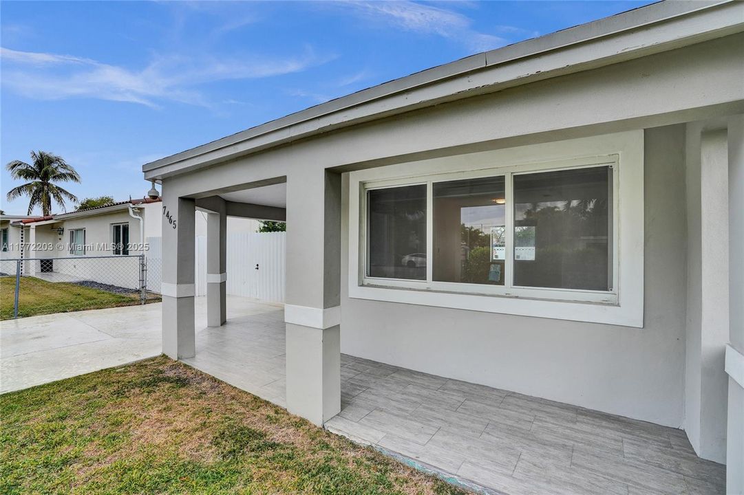 Recently Sold: $600,000 (3 beds, 1 baths, 960 Square Feet)