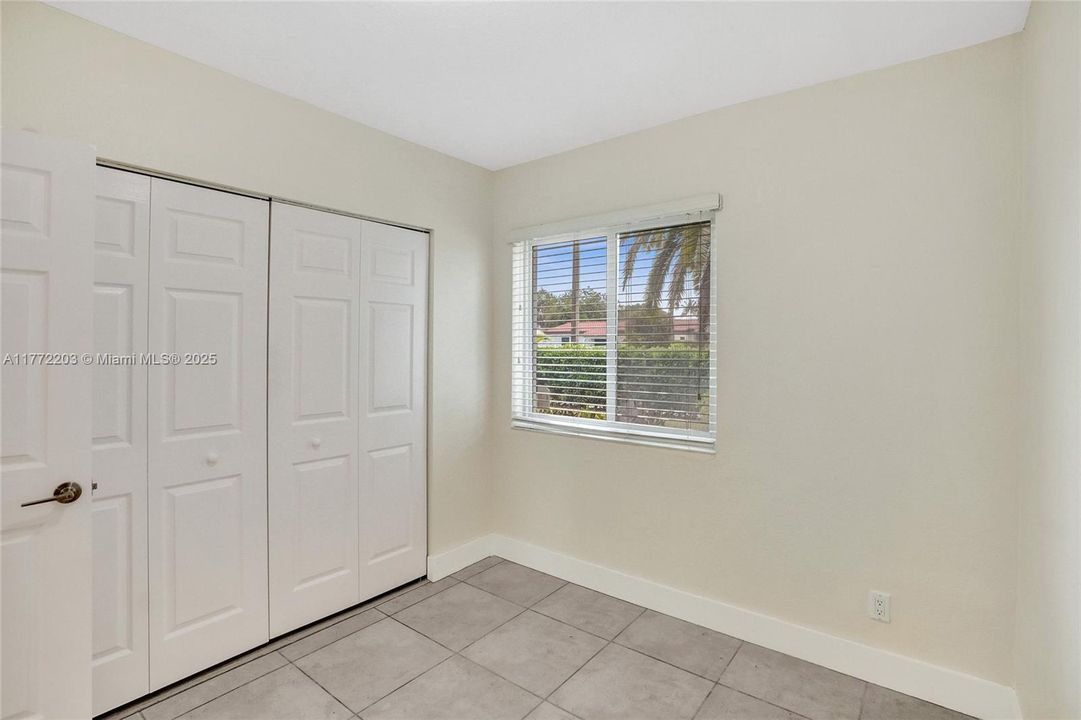 Recently Sold: $600,000 (3 beds, 1 baths, 960 Square Feet)