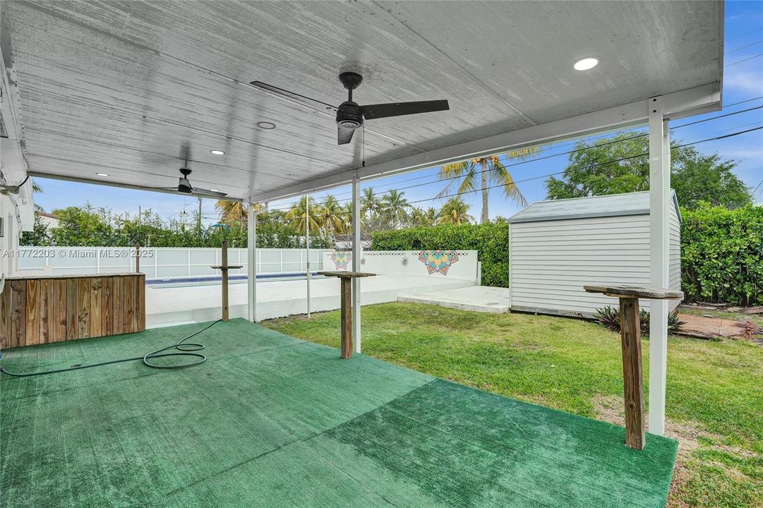 Recently Sold: $600,000 (3 beds, 1 baths, 960 Square Feet)