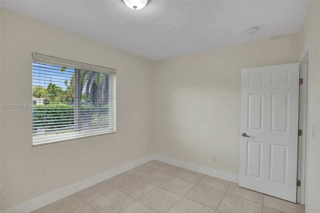 Recently Sold: $600,000 (3 beds, 1 baths, 960 Square Feet)