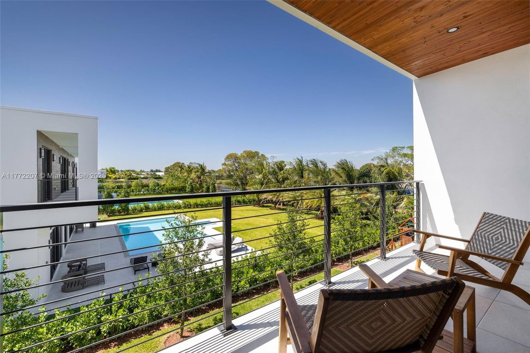 Недавно продано: $4,200,000 (7 спален, 8 ванн, 7305 Квадратных фут)