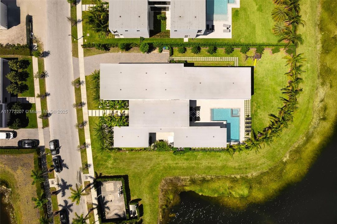 Недавно продано: $4,200,000 (7 спален, 8 ванн, 7305 Квадратных фут)