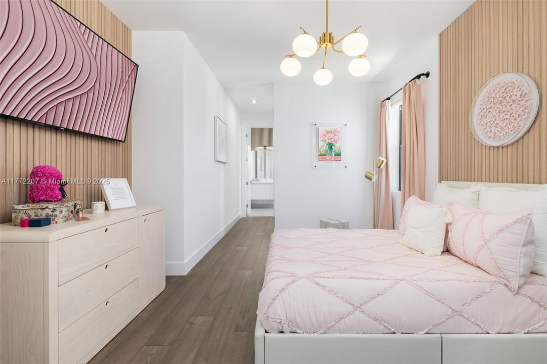 Недавно продано: $4,200,000 (7 спален, 8 ванн, 7305 Квадратных фут)