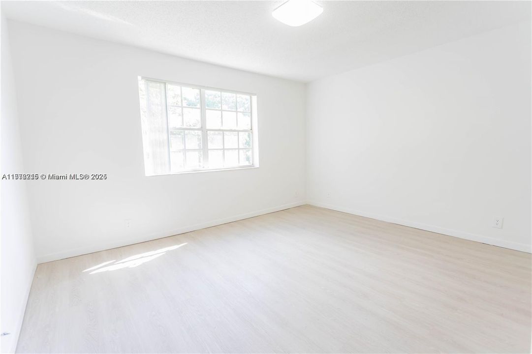 Recientemente alquilado: $2,300 (3 camas, 2 baños, 1125 Pies cuadrados)