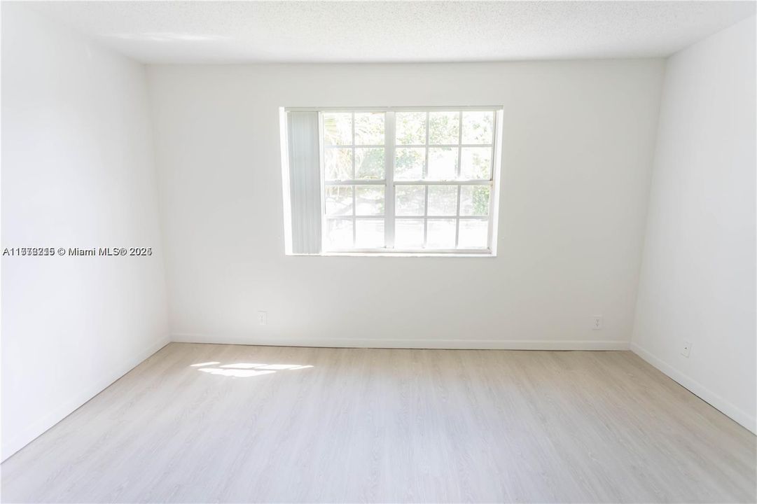 Recientemente alquilado: $2,300 (3 camas, 2 baños, 1125 Pies cuadrados)