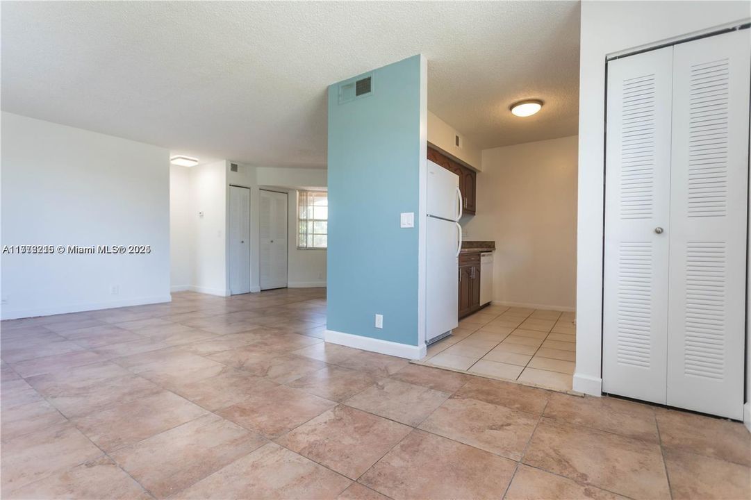 Recientemente alquilado: $2,300 (3 camas, 2 baños, 1125 Pies cuadrados)