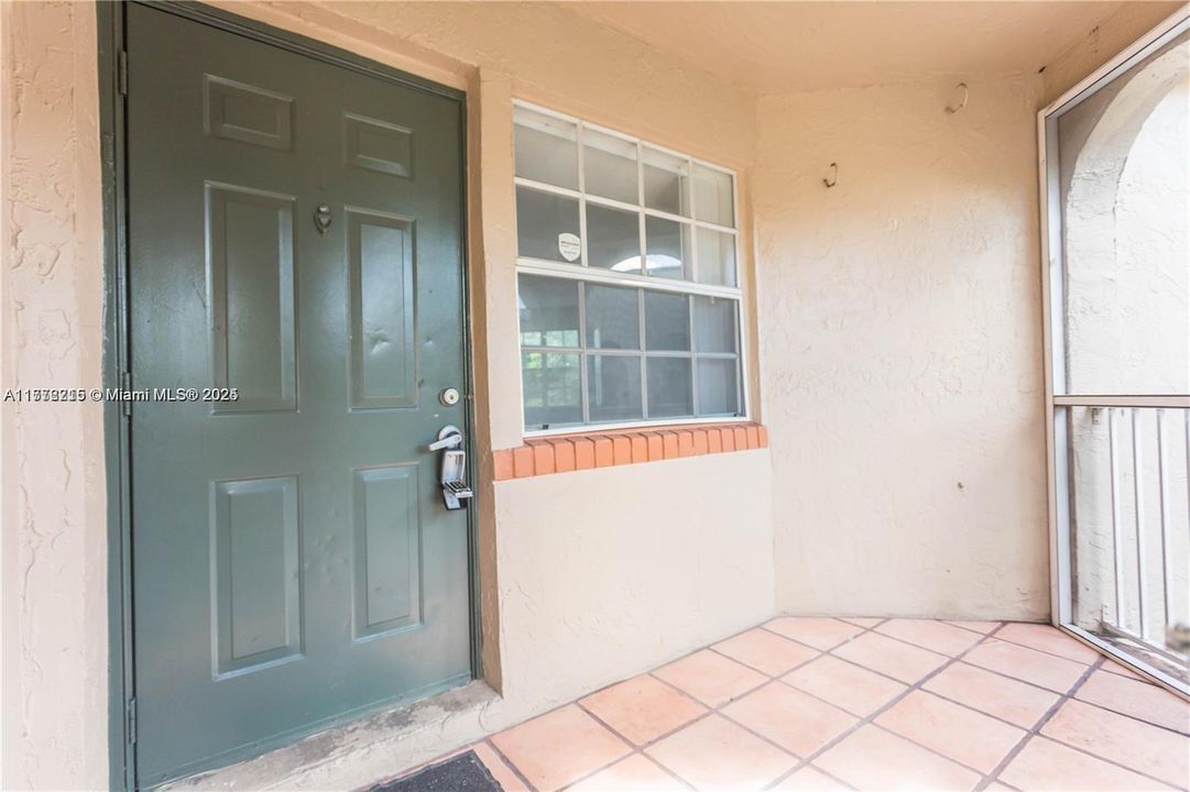 Recientemente alquilado: $2,300 (3 camas, 2 baños, 1125 Pies cuadrados)