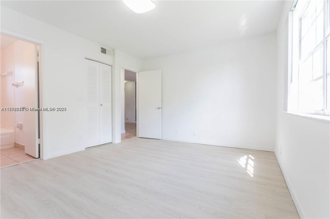 Recientemente alquilado: $2,300 (3 camas, 2 baños, 1125 Pies cuadrados)