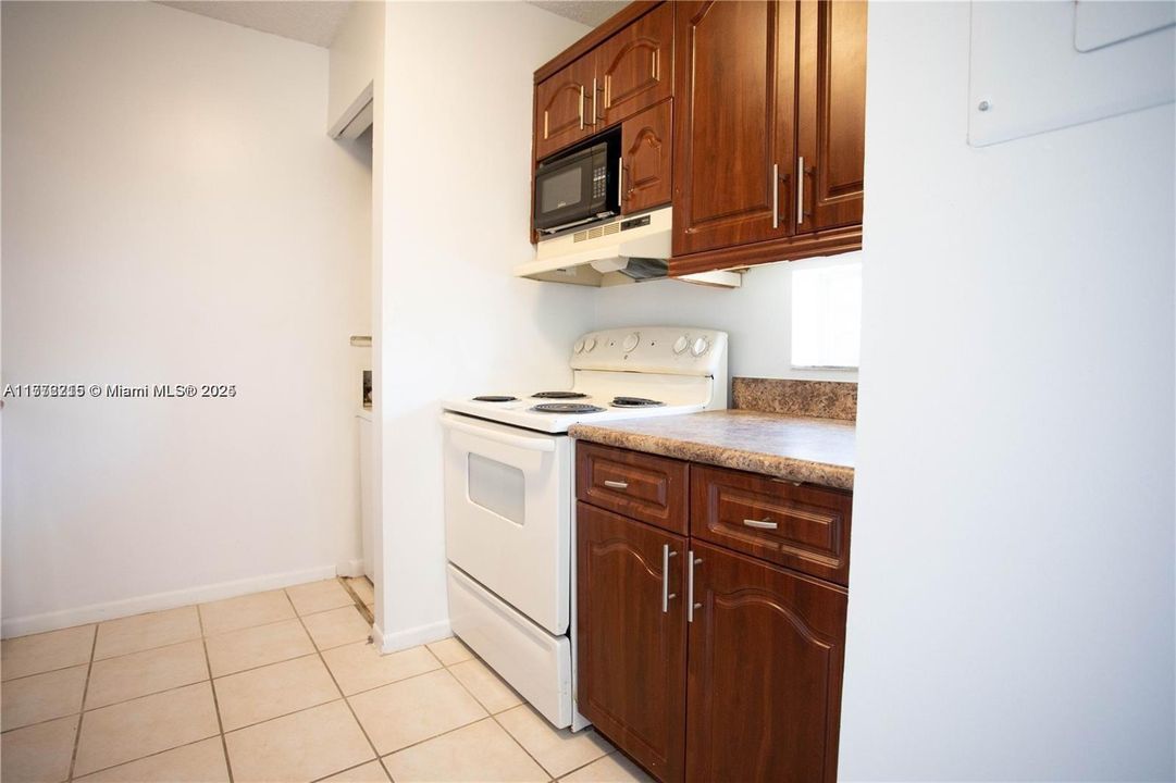 Recientemente alquilado: $2,300 (3 camas, 2 baños, 1125 Pies cuadrados)