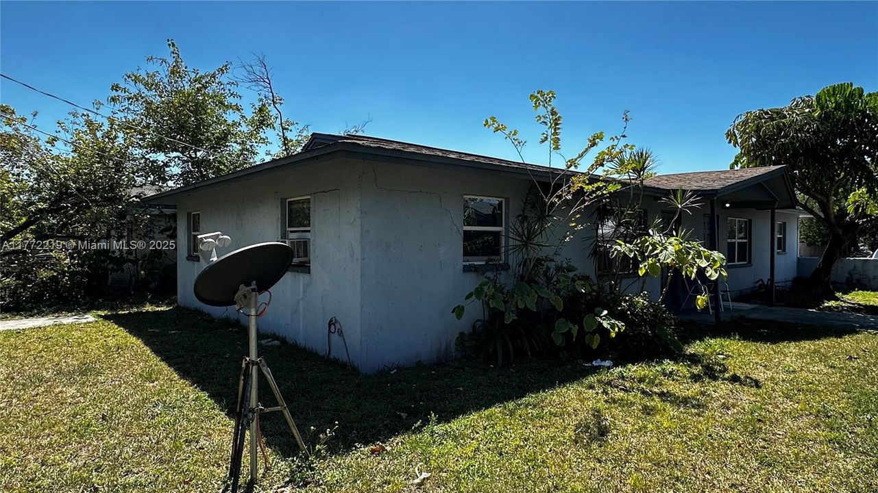 Recientemente alquilado: $1,350 (2 camas, 1 baños, 780 Pies cuadrados)