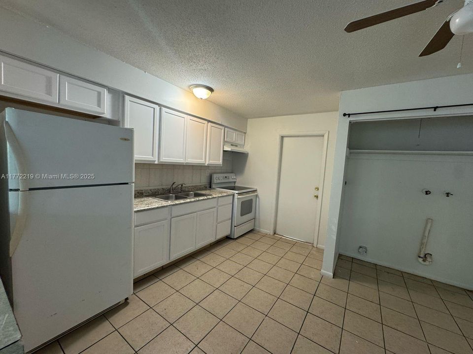 Recientemente alquilado: $1,350 (2 camas, 1 baños, 780 Pies cuadrados)