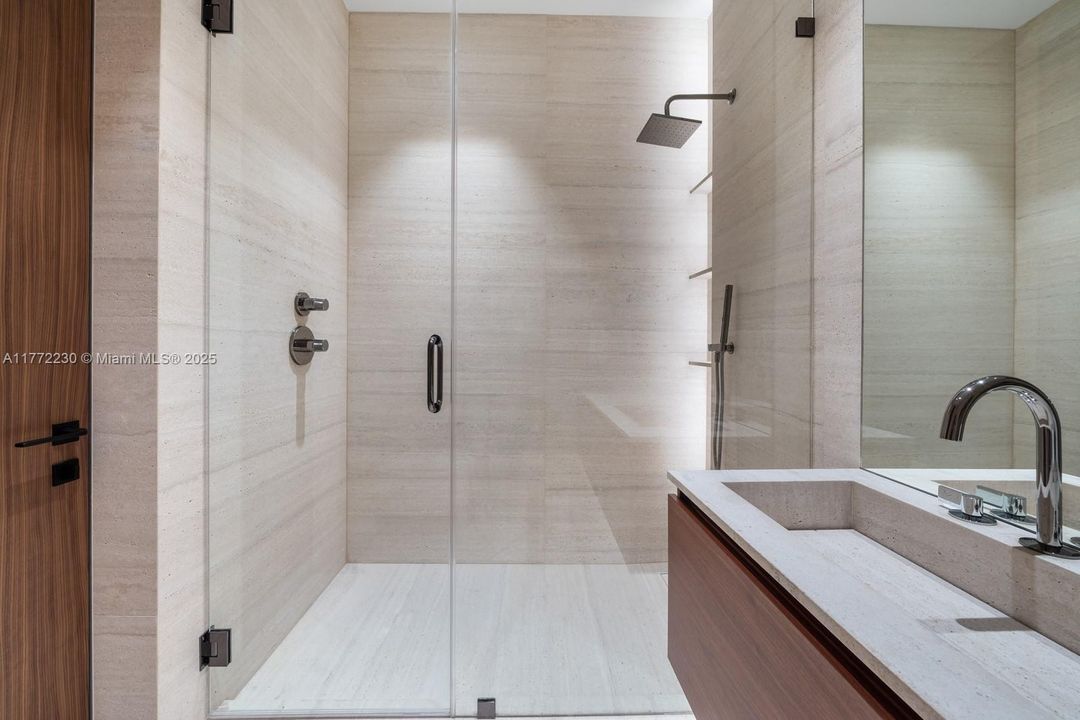 For Sale: $25,900,000 (7 beds, 7 baths, 6997 Square Feet)