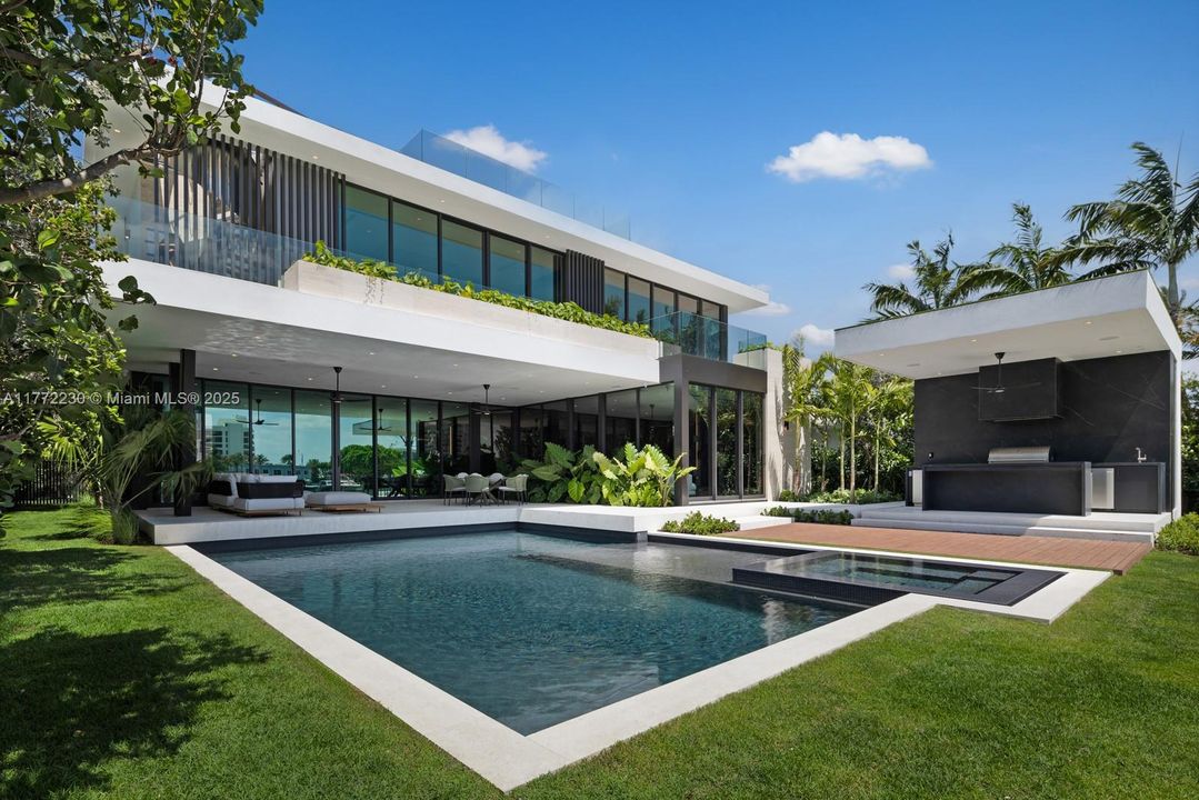 For Sale: $25,900,000 (7 beds, 7 baths, 6997 Square Feet)