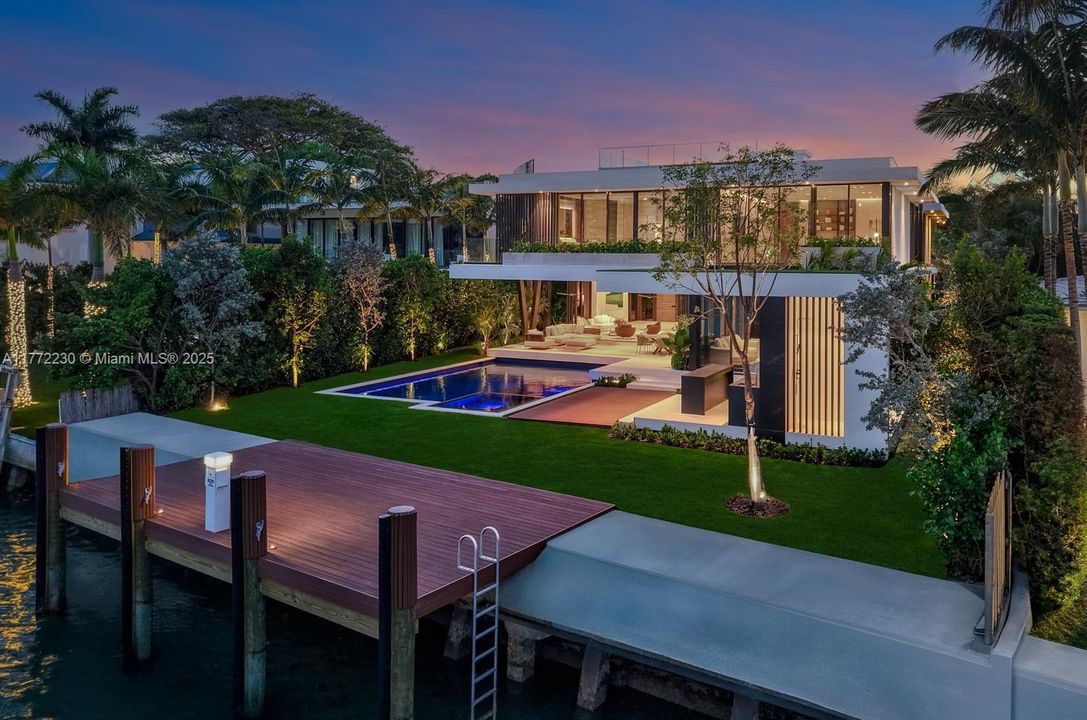 For Sale: $25,900,000 (7 beds, 7 baths, 6997 Square Feet)