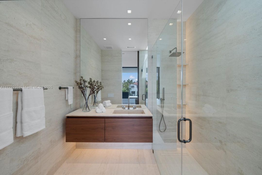 For Sale: $25,900,000 (7 beds, 7 baths, 6997 Square Feet)