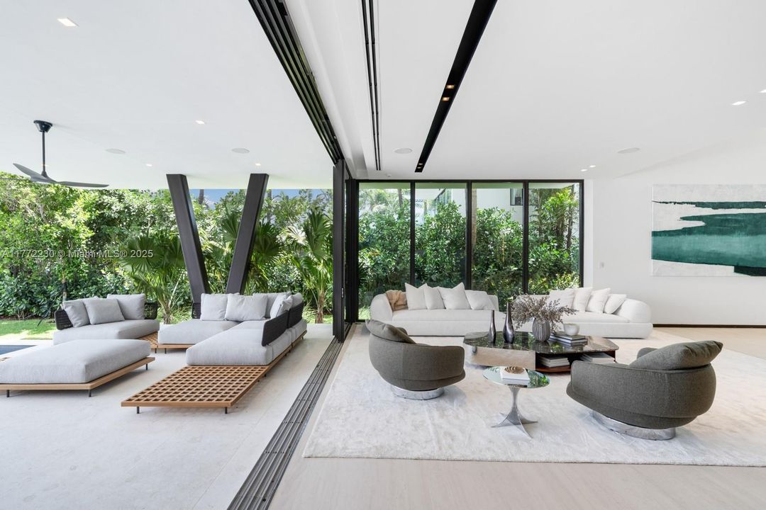 For Sale: $25,900,000 (7 beds, 7 baths, 6997 Square Feet)