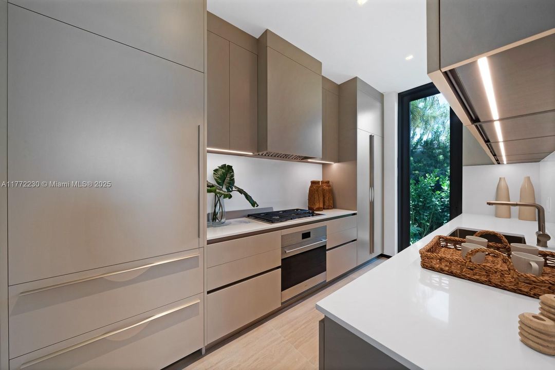 For Sale: $25,900,000 (7 beds, 7 baths, 6997 Square Feet)