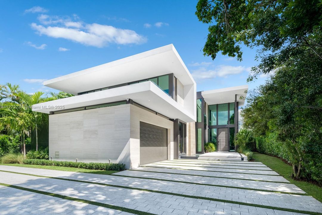 For Sale: $25,900,000 (7 beds, 7 baths, 6997 Square Feet)