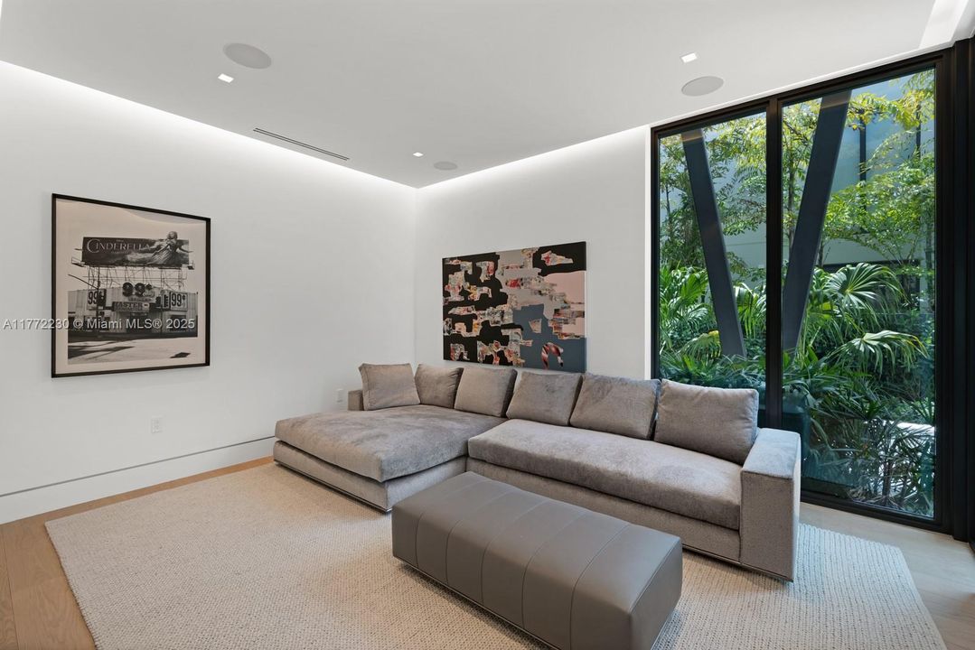 For Sale: $25,900,000 (7 beds, 7 baths, 6997 Square Feet)