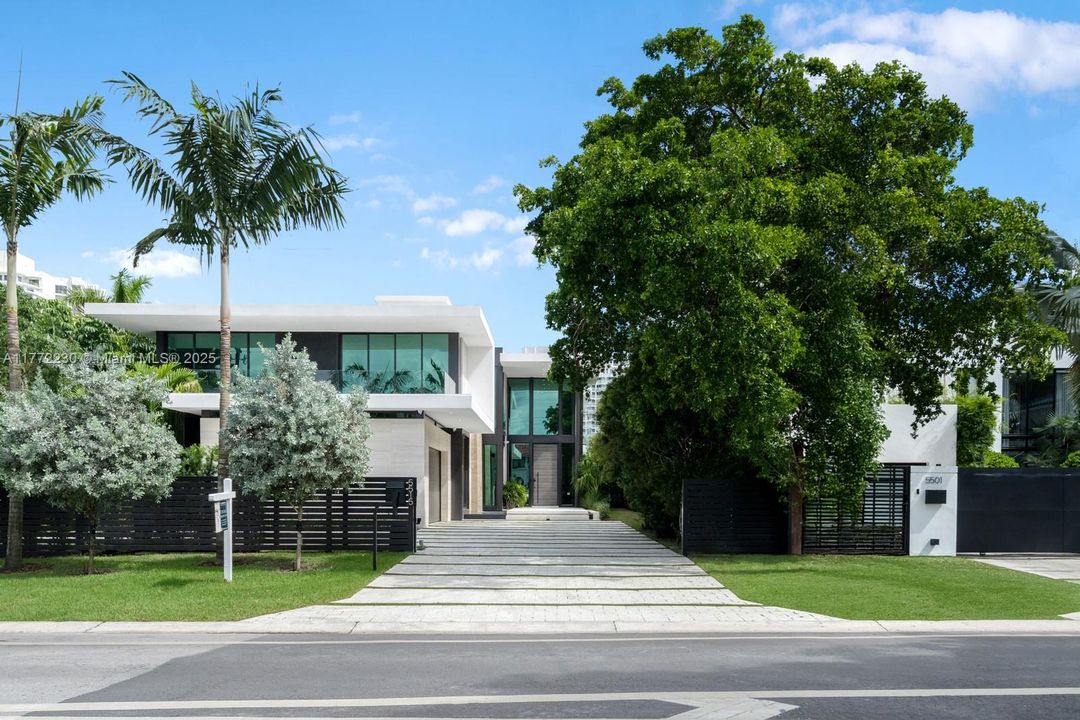 For Sale: $25,900,000 (7 beds, 7 baths, 6997 Square Feet)