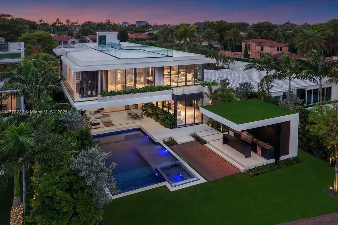 For Sale: $25,900,000 (7 beds, 7 baths, 6997 Square Feet)