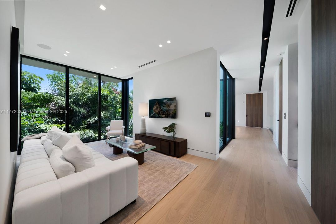 For Sale: $25,900,000 (7 beds, 7 baths, 6997 Square Feet)