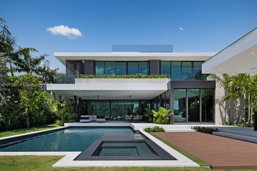 For Sale: $25,900,000 (7 beds, 7 baths, 6997 Square Feet)