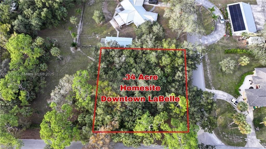 8th Ave, LaBelle, FL 33935