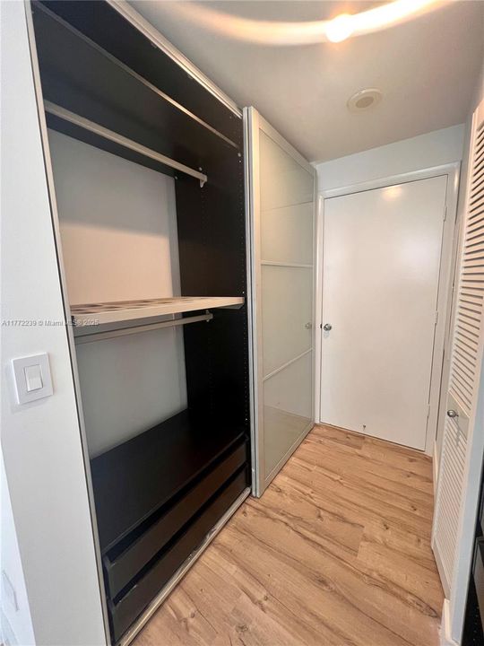 Recientemente alquilado: $3,500 (1 camas, 1 baños, 878 Pies cuadrados)