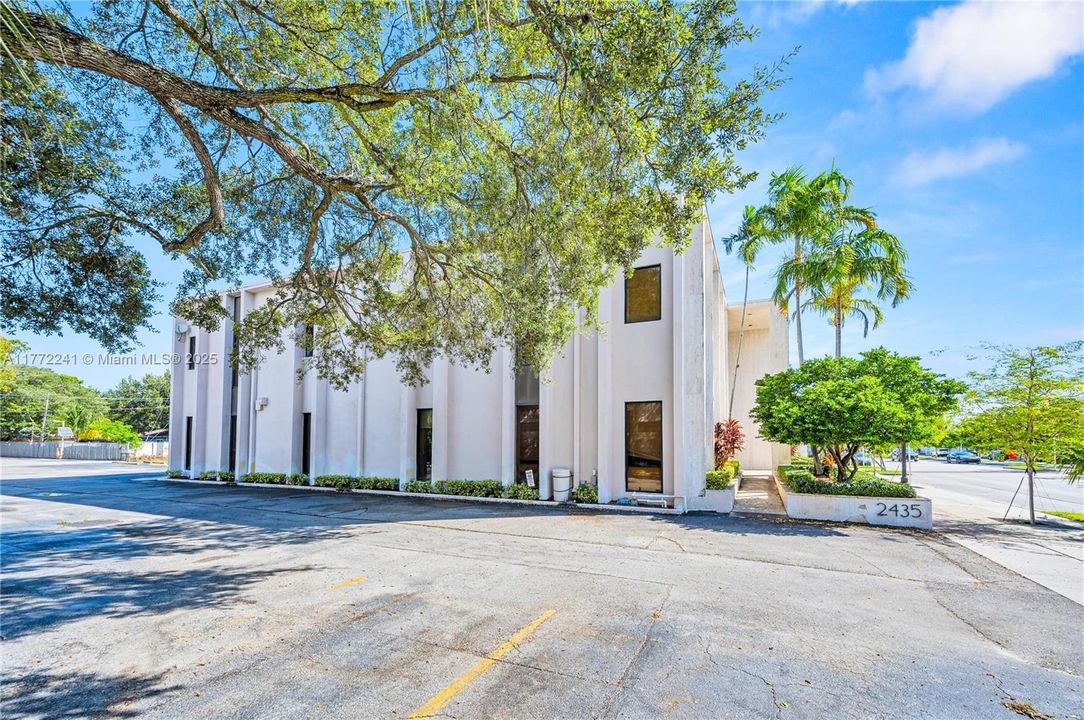 Active With Contract: $3,790,000 (0 beds, 0 baths, 0 Square Feet)