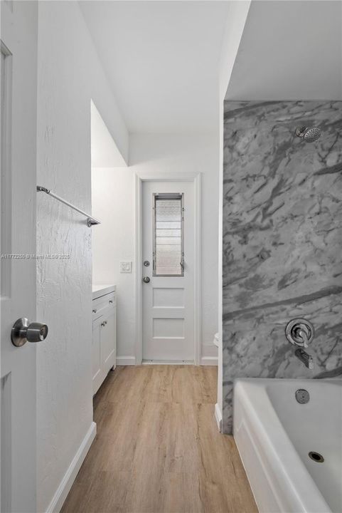 Недавно продано: $610,000 (3 спален, 2 ванн, 2052 Квадратных фут)