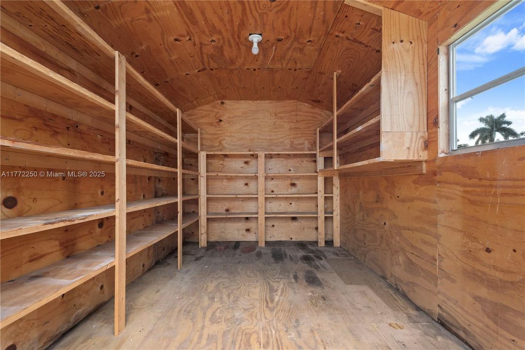 Недавно продано: $610,000 (3 спален, 2 ванн, 2052 Квадратных фут)