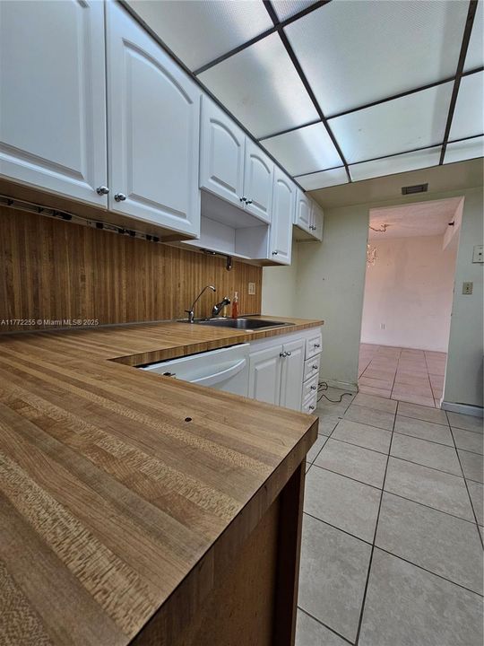 Vendido Recientemente: $125,000 (2 camas, 2 baños, 1100 Pies cuadrados)