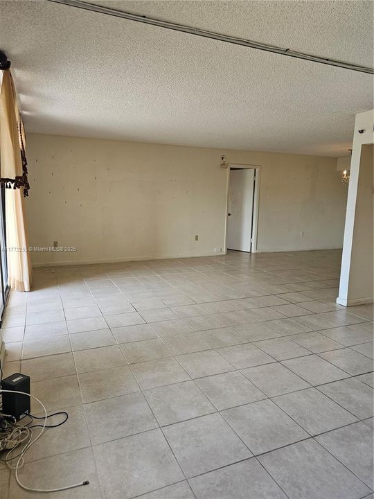 Vendido Recientemente: $125,000 (2 camas, 2 baños, 1100 Pies cuadrados)