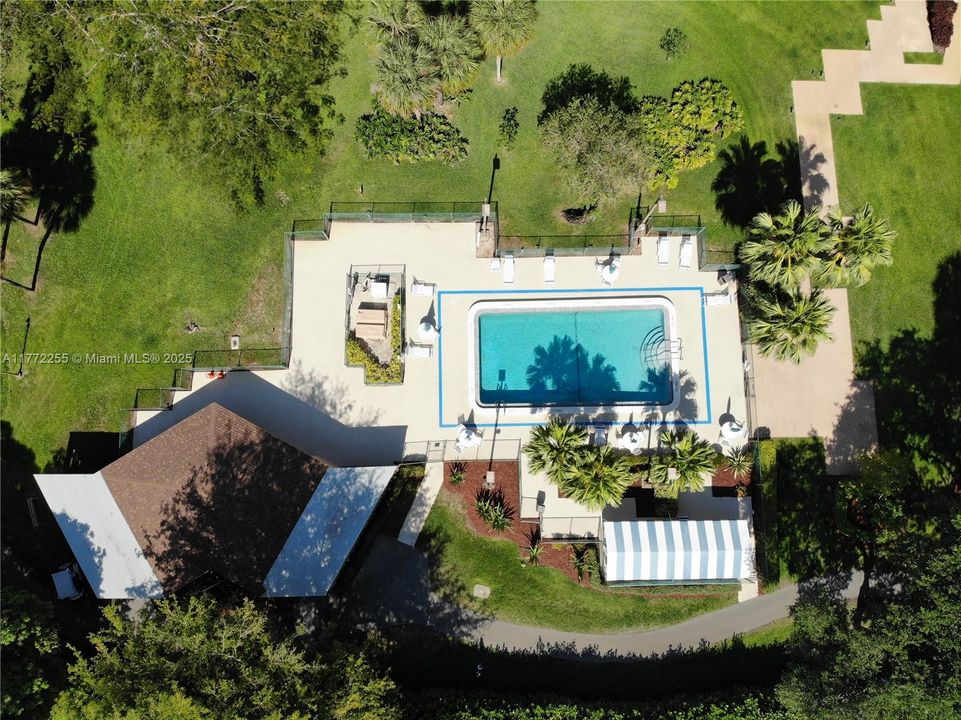 Vendido Recientemente: $125,000 (2 camas, 2 baños, 1100 Pies cuadrados)