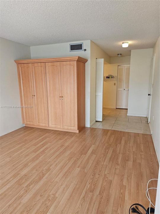 Vendido Recientemente: $125,000 (2 camas, 2 baños, 1100 Pies cuadrados)