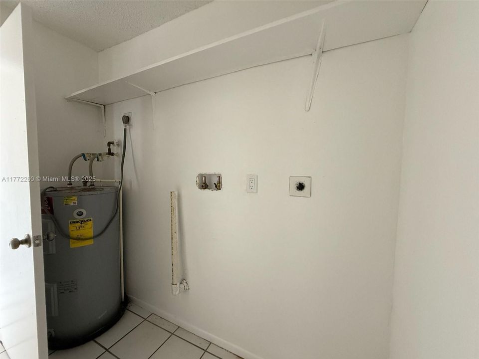 Recientemente alquilado: $1,350 (2 camas, 1 baños, 808 Pies cuadrados)