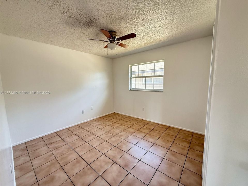 Recientemente alquilado: $1,350 (2 camas, 1 baños, 808 Pies cuadrados)