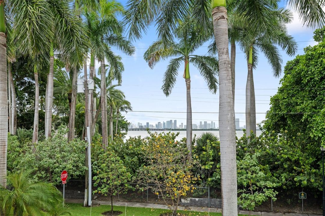 For Sale: $4,800,000 (5 beds, 4 baths, 4401 Square Feet)