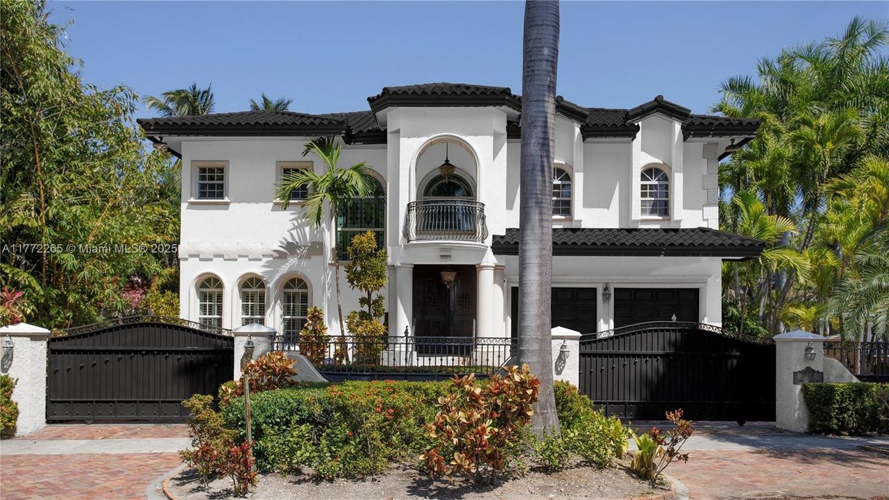 For Sale: $4,800,000 (5 beds, 4 baths, 4401 Square Feet)