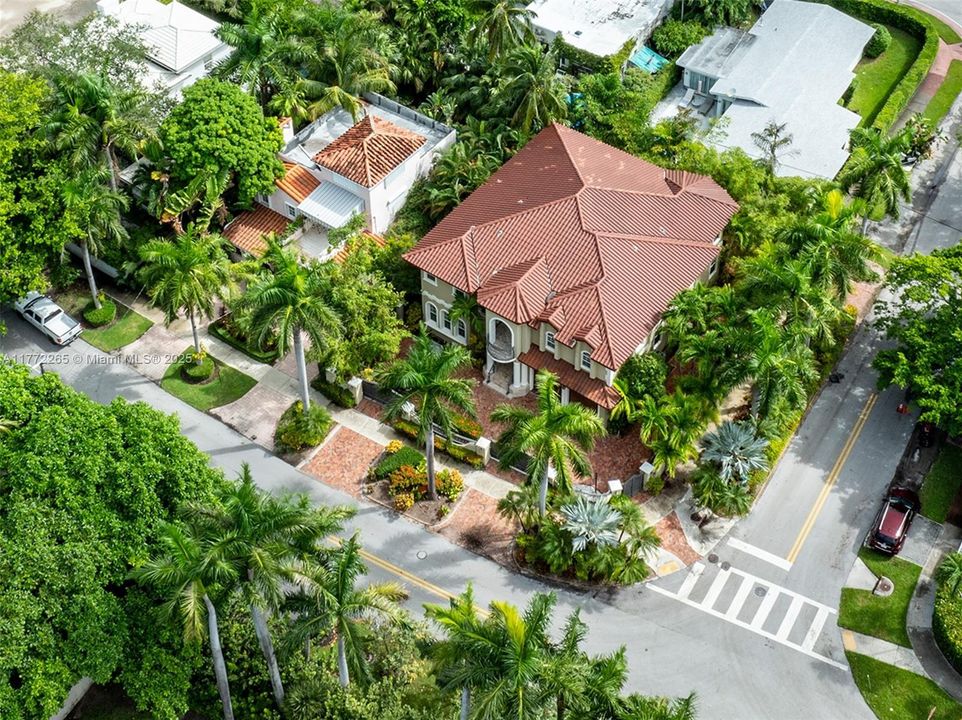 For Sale: $4,800,000 (5 beds, 4 baths, 4401 Square Feet)