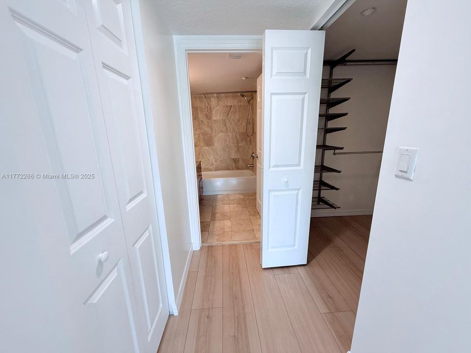 En Venta: $439,000 (2 camas, 2 baños, 1150 Pies cuadrados)