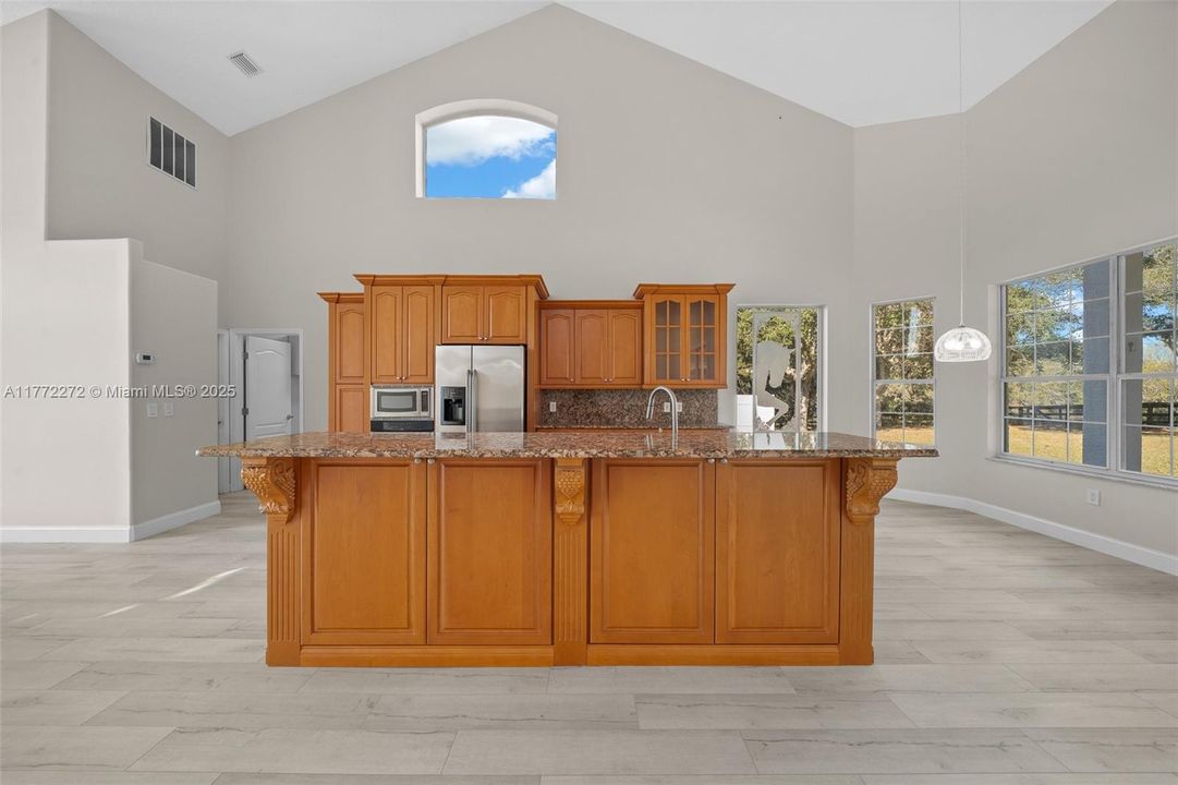 На продажу: $2,600,000 (3 спален, 2 ванн, 0 Квадратных фут)